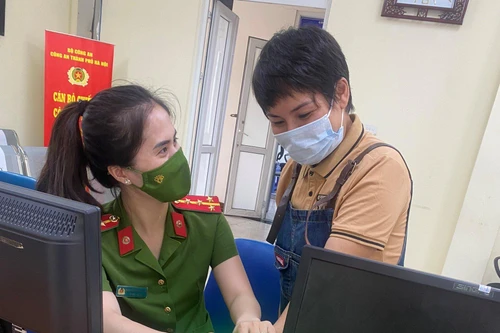 CAQ Hà Đông (Hà Nội): Tiếp nhận, hoàn tất thủ tục cấp Căn cước gắn chip cho toàn bộ người đặc xá