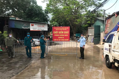 Ngăn nguy cơ lây lan dịch Covid tại khu bãi giữa sông Hồng