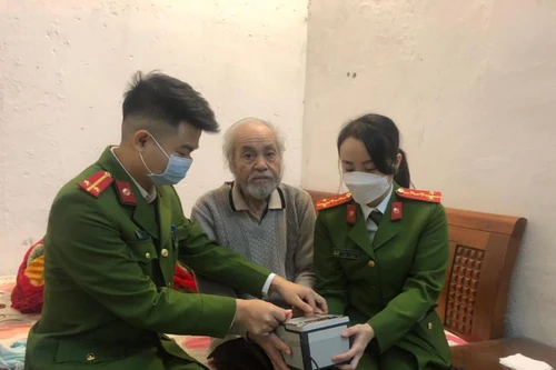 Công an Hà Nội hướng dẫn thông tin về trả thẻ Căn cước gắn chip
