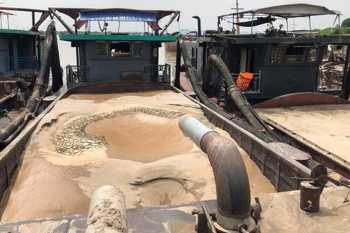 Hơn 8 tháng ‘miệt mài’ hút cát trái phép, tổng trị giá 11 tỷ đồng