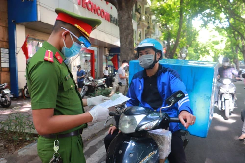 35 tổ, chốt đặc biệt của Công an Hà Nội: Kiểm soát trên 3 vạn lượt người, phát hiện hàng loạt lỗi vi phạm