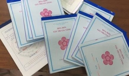 Khởi tố giám đốc Công ty xăng dầu liên quan đến đường dây mua bán hóa đơn