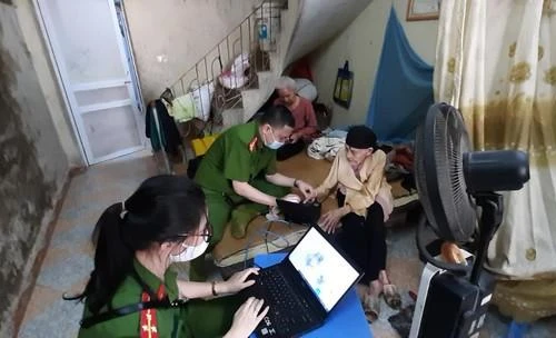 Chia sẻ khó khăn, mang niềm vui đến hơn 700 người già yếu, bệnh tật