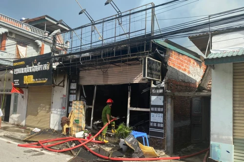 Giận vợ, mua xăng đốt cơ sở Spa