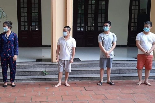 Hà Nội: Bắt nhóm cộng tác viên cưỡng đoạt gần 200 triệu đồng của 1 cô hiệu trưởng