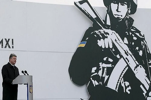 Tổng thống Ukraine ký dự luật cho phép người nước ngoài phục vụ quân đội