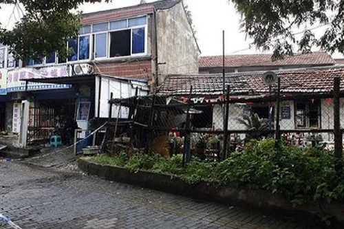 Thảm kịch đôi vợ chồng già chết cháy do tự thiêu