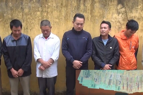 Tàn tiệc tân gia, nhóm đối tượng rủ nhau sát phạt