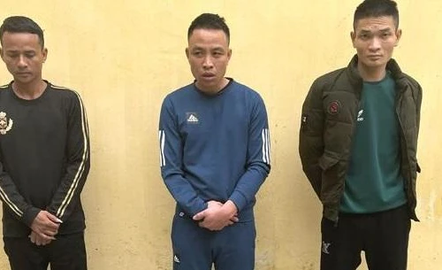 Mua ma túy mang vào quán karaoke "bay lắc"