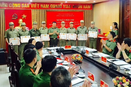 Lực lượng Bảo vệ dân phố tích cực tham gia học tập, làm theo tư tưởng đạo đức Hồ Chí Minh