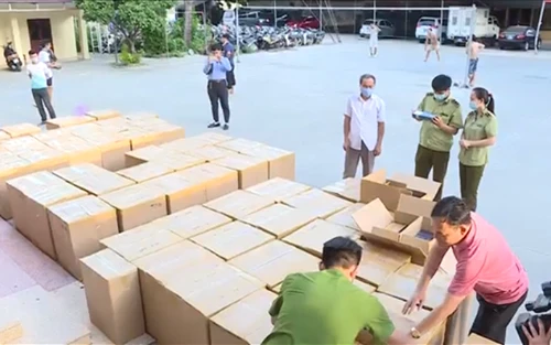 [Clip] Bắt giữ vụ buôn lậu thuốc lá cực "khủng"