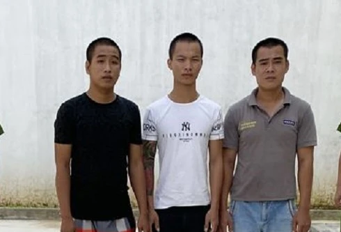 Mẫu thuẫn trong lúc hát karaoke, hai nhóm thanh niên "hỗn chiến"