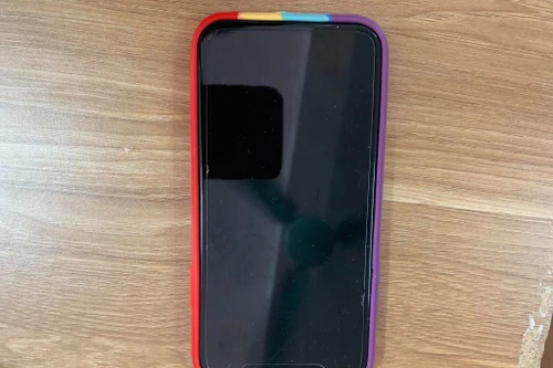 "Cầm nhầm" điện thoại của người đi khám bệnh 