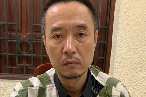 Lẻn vào bệnh viện Bạch Mai trộm cắp tài sản 