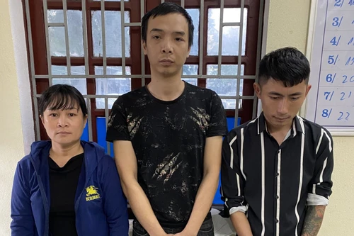 Bắt nhóm đối tượng cưỡng đoạt tiền của các lái xe và thương lái