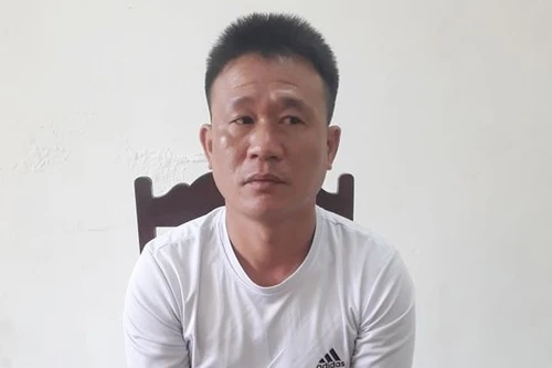 Bắt gã đàn ông cướp giật dây chuyền của người phụ nữ