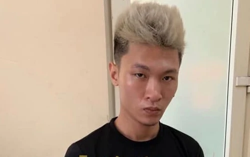 Lộ bí mật trong chiếc túi nilon của nam thanh niên