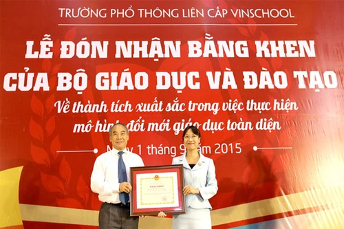 Vinschool vinh dự đón nhận Bằng khen của Bộ Giáo dục và Đào tạo