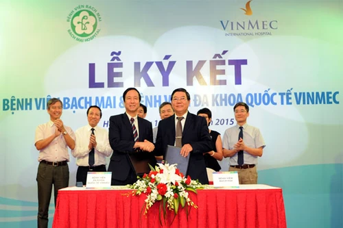 Bệnh viện Bạch Mai và bệnh viện Vinmec ký kết thỏa thuận hợp tác