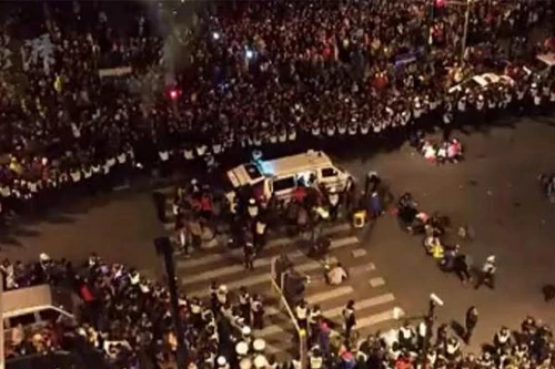 Giẫm đạp trước thềm năm mới tại Thượng Hải làm 35 người chết