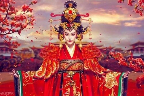 Chế ảnh Võ Tắc Thiên trên Facebook: Dễ mất tài khoản như chơi