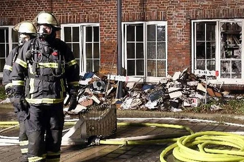 Báo Đức bị tấn công vì tái bản tranh biếm hoạ của Charlie Hebdo