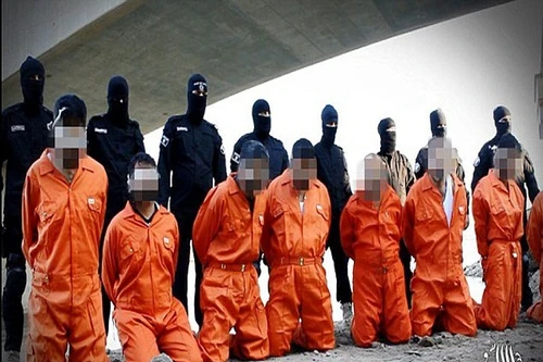 Lộ video 8 cảnh sát Iraq bị tổ chức Nhà nước Hồi giáo IS xử tử