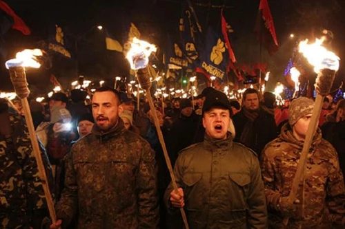 Thêm hai nhà báo Nga bị tấn công tại Kiev