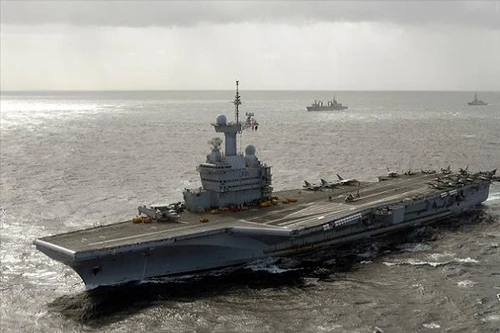 Pháp triển khai tàu sân bay tới vùng Vịnh chống IS