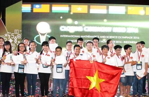 Học sinh Hà Nội đưa tuyển Việt Nam dẫn đầu Olympic Toán quốc tế 2016