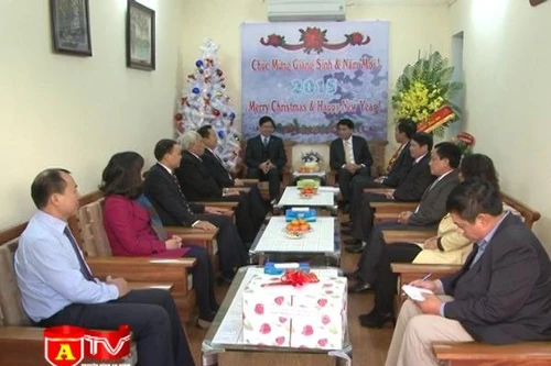 Lãnh đạo CATP chúc mừng Giáng sinh các giáo xứ và đồng bào công giáo