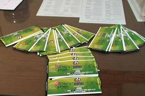 Bắt giữ 5 "cò" vé bóng đá 