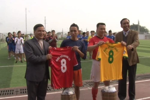Giao hữu bóng đá giữa Phòng An ninh xã hội, CAH Hoài Đức và bà con giáo dân