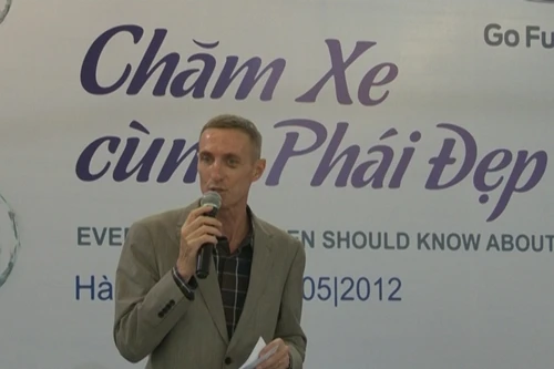 Ford Việt Nam “Chăm sóc xe cùng phái đẹp”