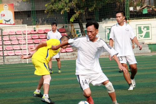 Sôi nổi giải bóng đá quận Hoàn Kiếm năm 2014