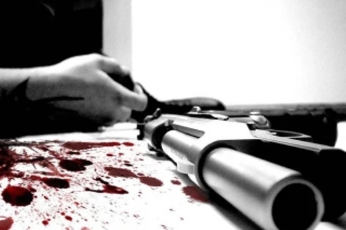 Cặp đôi đang "ân ái" trên xe SUV thì bất ngờ bị giết dã man