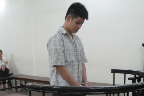 Đầu nậu ma túy "găm" súng colt trong nhà