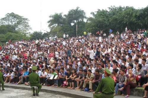 Hàng nghìn người dân dự phiên xét xử kẻ giết 4 người ở Yên Bái