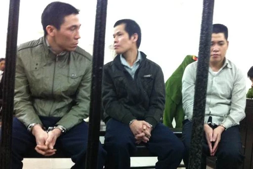 Đi buôn trâu, tranh thủ bắt mối “đánh hàng trắng”