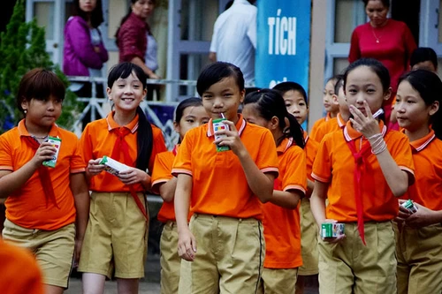 Vinamilk tiên phong trong sữa học đường, vì một Việt Nam vươn cao