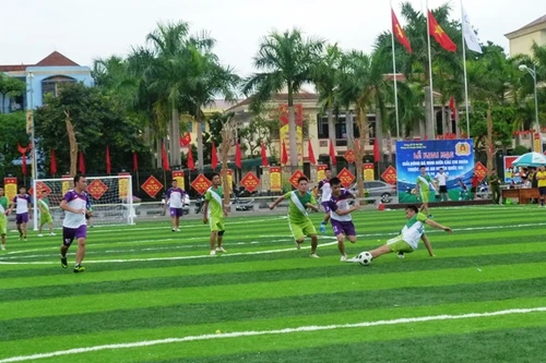 Sôi nổi giải bóng đá, cầu lông CAH Quốc Oai