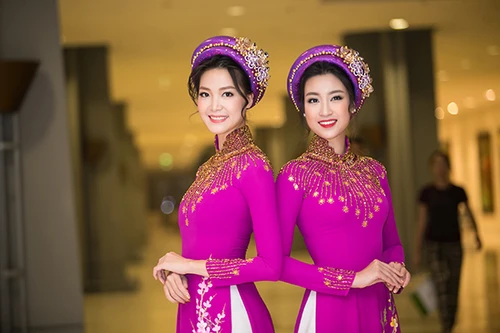 Hoa hậu Thùy Dung đọ dáng cùng Hoa hậu Mỹ Linh