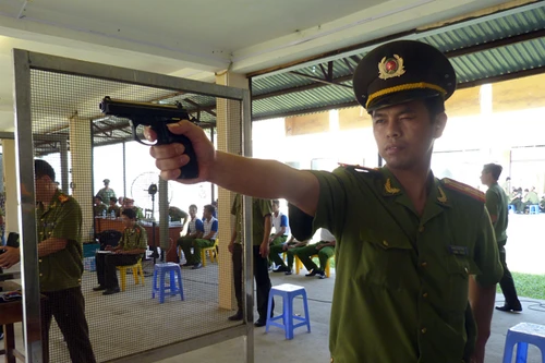 Gần 270 VĐV tham gia Giải bắn súng ngắn quân dụng Báo An ninh Thủ đô năm 2015