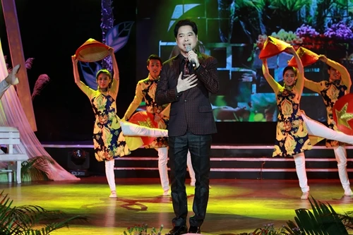 Ngọc Sơn, Phi Nhung chuyển tải chữ "Thương" đến khán giả