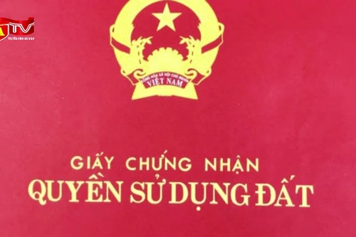 Bắt đối tượng làm giả “sổ đỏ” đi lừa đảo