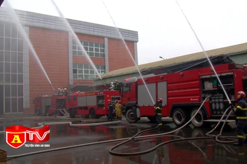 Diễn tập phương án PCCC tại Trung tâm thương mại Mê Linh Plaza