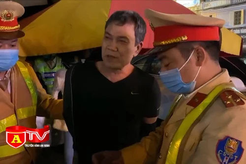 Tổ Y19-141 bắt giữ đối tượng tàng trữ ma tuý