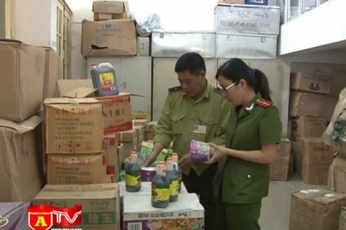 Phát hiện 1 tấn thực phẩm nhập lậu