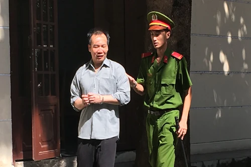 Bất nhân nhiều lần dùng vũ lực hãm hiếp cháu vợ