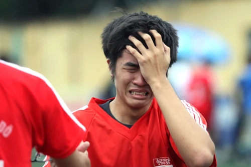 Màn ngược dòng nghẹt thở và hai màu nước mắt của THPT Hà Nội Academy